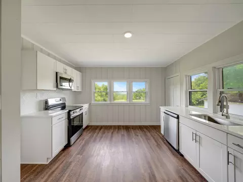 Kitchen - 810 Pond Rd, Dickson, TN 37055 photo 1 of 5