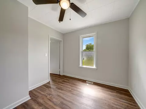 Bedroom - 810 Pond Rd, Dickson, TN 37055 photo 5 of 6