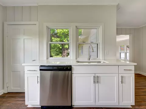 Kitchen - 810 Pond Rd, Dickson, TN 37055 photo 5 of 5