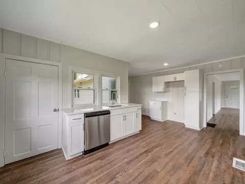 Kitchen - 810 Pond Rd, Dickson, TN 37055 photo 4 of 5