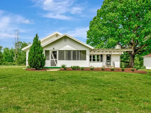 Exterior - 810 Pond Rd, Dickson, TN 37055 photo 2 of 10