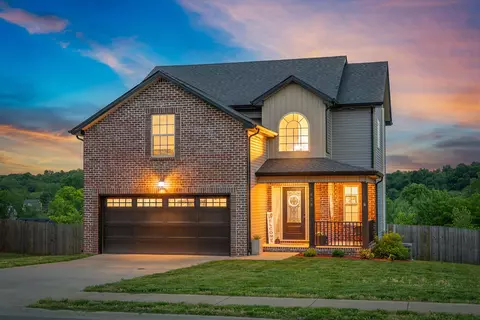 828 Crestone Ln, Clarksville, TN 37042