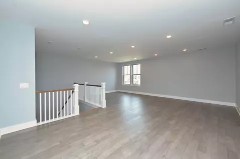 Living - 5635 Eaglemont Dr, Murfreesboro, TN 37129 photo 6 of 7