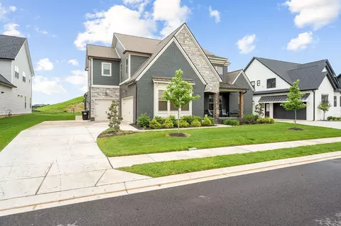 Exterior - 5635 Eaglemont Dr, Murfreesboro, TN 37129 photo 4 of 9