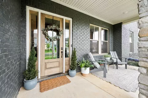 Exterior - 5635 Eaglemont Dr, Murfreesboro, TN 37129 photo 6 of 9