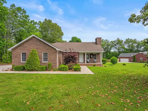 30 Sullivan Ln, Tullahoma, TN 37388