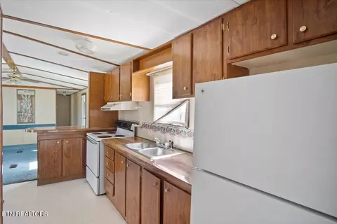 579 Hodge Rd, Bean Station, TN 37708 photo 8