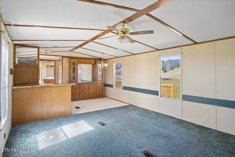 579 Hodge Rd, Bean Station, TN 37708 photo 4