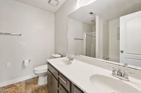 Bath - 325 Golfview Ln, Springfield, TN 37172 photo 4 of 6