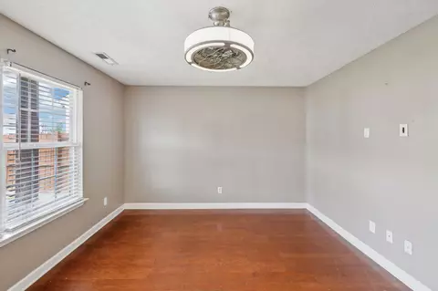 Living - 325 Golfview Ln, Springfield, TN 37172 photo 7 of 7