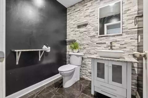 Bath - 325 Golfview Ln, Springfield, TN 37172 photo 1 of 6
