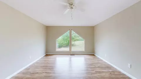 Living - 75 Vantrease Rd, Brush Creek, TN 38547 photo 3 of 6