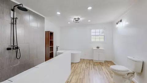 Bath - 75 Vantrease Rd, Brush Creek, TN 38547 photo 2 of 3