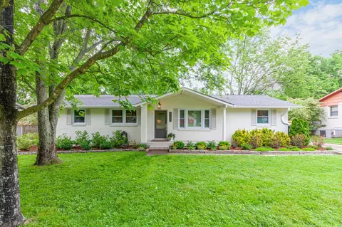 8005 Sawyer Brown Rd, Nashville, TN 37221