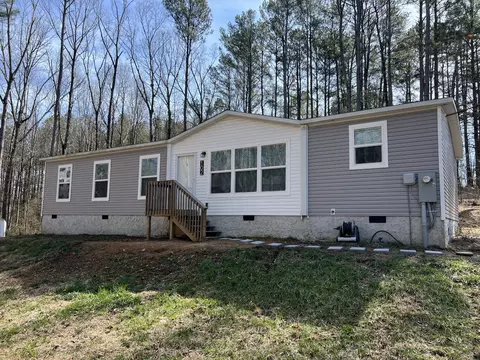 102 Gordon Dr, Chickamauga, GA 30707