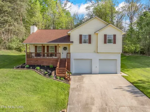 6812 Silent Brook Ln, Knoxville, TN 37921