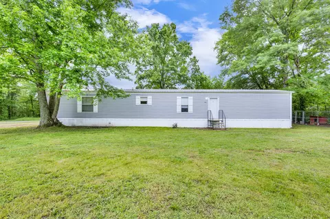 245 Henderson Rd, Hohenwald, TN 38462