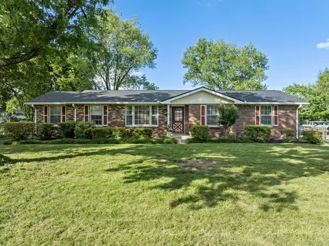 104 Southburn Dr, Hendersonville, TN 37075