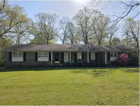 215 Sharondale Dr, Tullahoma, TN 37388