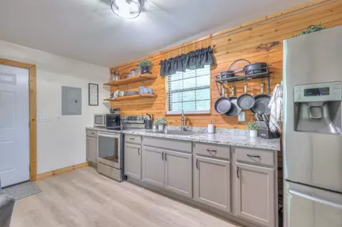 Kitchen - 227 Corinth Rd, Beechgrove, TN 37018 photo 2 of 6