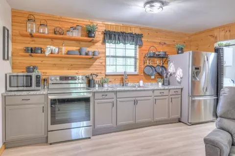 Kitchen - 227 Corinth Rd, Beechgrove, TN 37018 photo 5 of 6