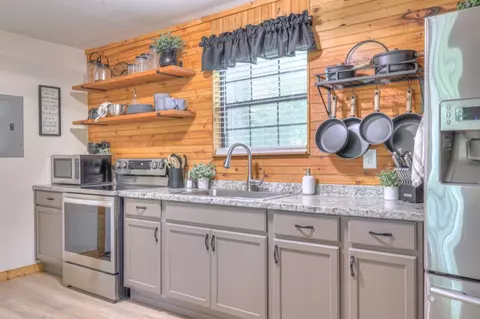 Kitchen - 227 Corinth Rd, Beechgrove, TN 37018 photo 6 of 6