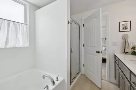 Bath - 4003 Pendleton Dr, Spring Hill, TN 37174 photo 3 of 5