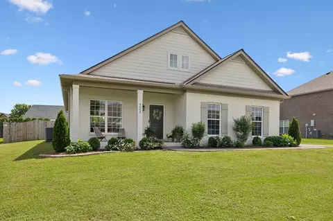 Exterior - 4003 Pendleton Dr, Spring Hill, TN 37174 photo 4 of 16