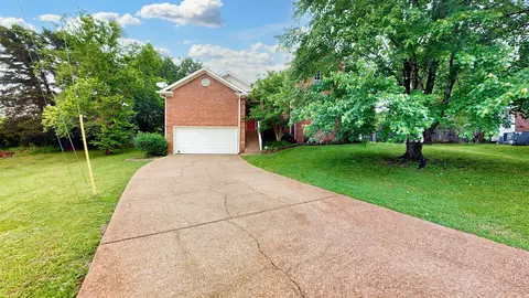 1808 Meadowglen Cir, Mount Juliet, TN 37122