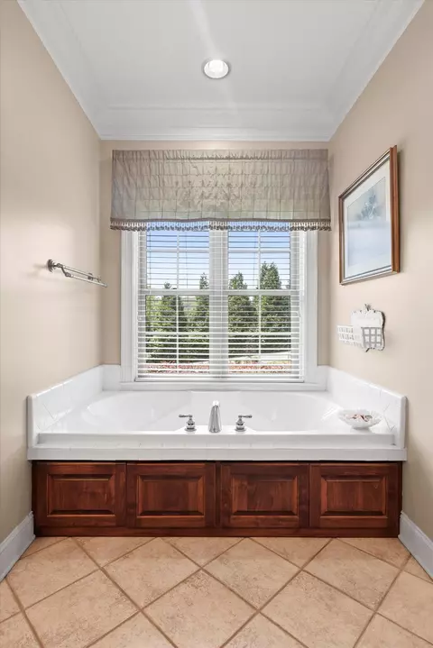 Bath - 121 Trinity Ln, Rock Spring, GA 30739 photo 3 of 11