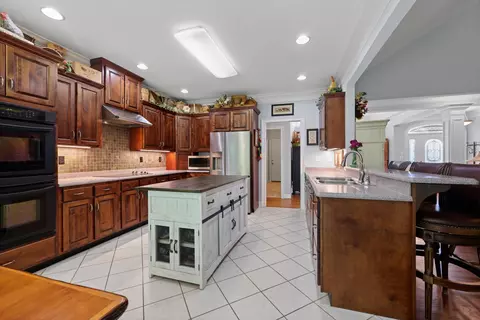 Kitchen - 121 Trinity Ln, Rock Spring, GA 30739 photo 2 of 5