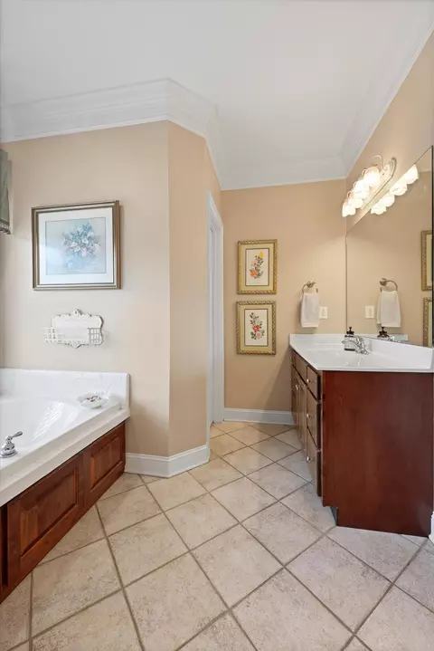 Bath - 121 Trinity Ln, Rock Spring, GA 30739 photo 4 of 11