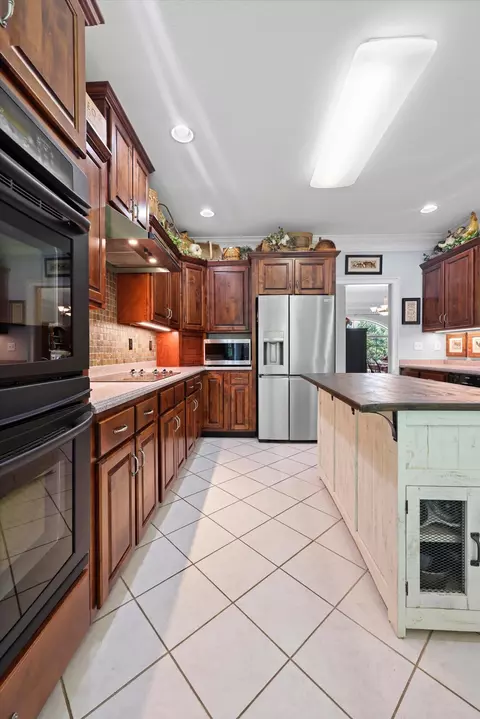 Kitchen - 121 Trinity Ln, Rock Spring, GA 30739 photo 4 of 5