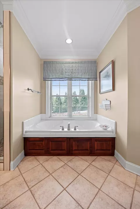 Bath - 121 Trinity Ln, Rock Spring, GA 30739 photo 2 of 11