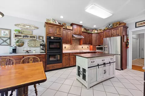 Kitchen - 121 Trinity Ln, Rock Spring, GA 30739 photo 3 of 5