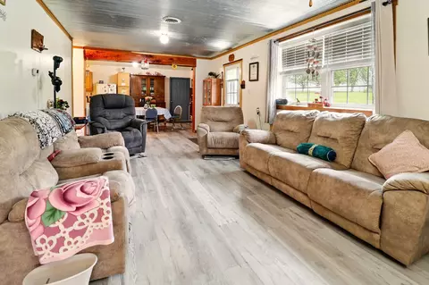 1142 Maxwell Rd, Belvidere, TN 37306