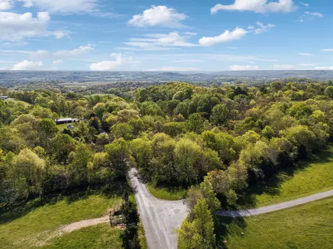 9 Old Apple Hill Rd, Lynnville, TN 38472