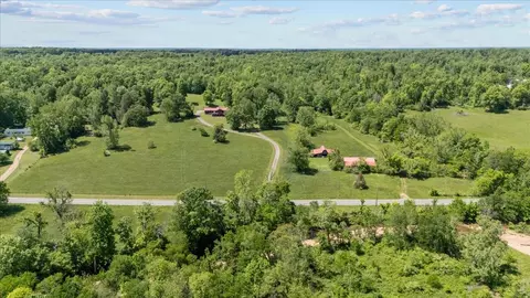 4410 Trace Creek Rd, Mcewen, TN 37101