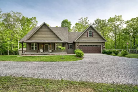 1806 Chinkapin Trl, Monterey, TN 38574