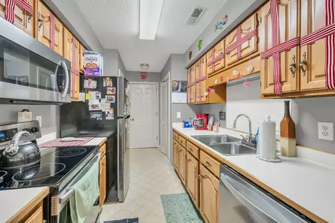 Kitchen - 829 Highway 70 E, Dickson, TN 37055 photo 2 of 3