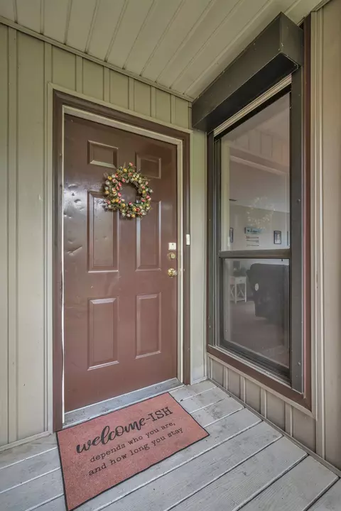 Entry Way - 829 Highway 70 E, Dickson, TN 37055 photo 1 of 3