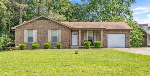 923 Dominion Dr, Clarksville, TN 37042