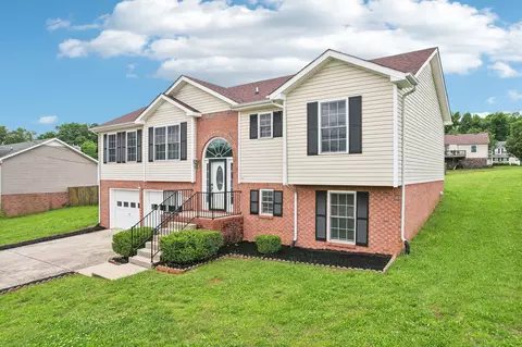 2617 Green Briar Dr, Clarksville, TN 37040