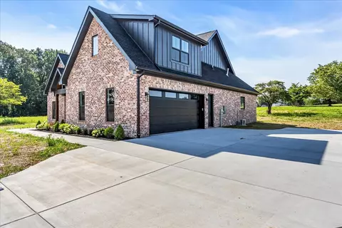 Exterior - 309 Hickory Grove Dr, Morrison, TN 37357 photo 3 of 9
