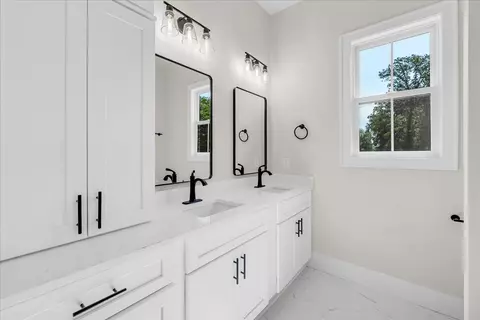 Bath - 309 Hickory Grove Dr, Morrison, TN 37357 photo 7 of 8