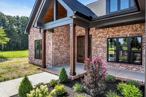 Exterior - 309 Hickory Grove Dr, Morrison, TN 37357 photo 4 of 9