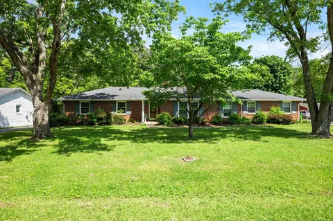 1403 Manor Rd, Columbia, TN 38401