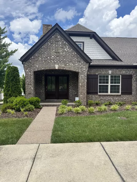2068 Mainstream Dr, Franklin, TN 37064