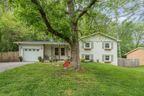 685 Brewer Dr, Nashville, TN 37211