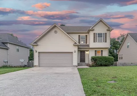 1173 Meachem Dr, Clarksville, TN 37042